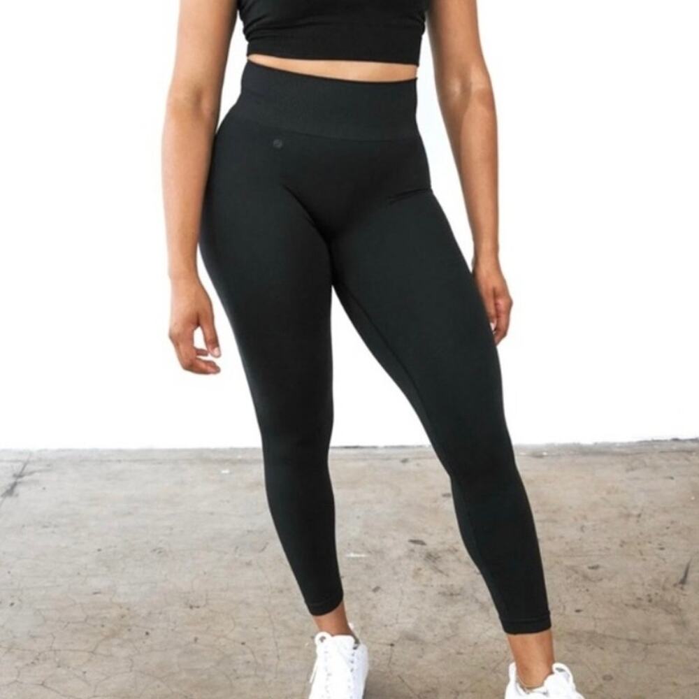 NWT Zentoa Black Perfect Seamless High Rise Ankle Tight Athletic Legging Size M